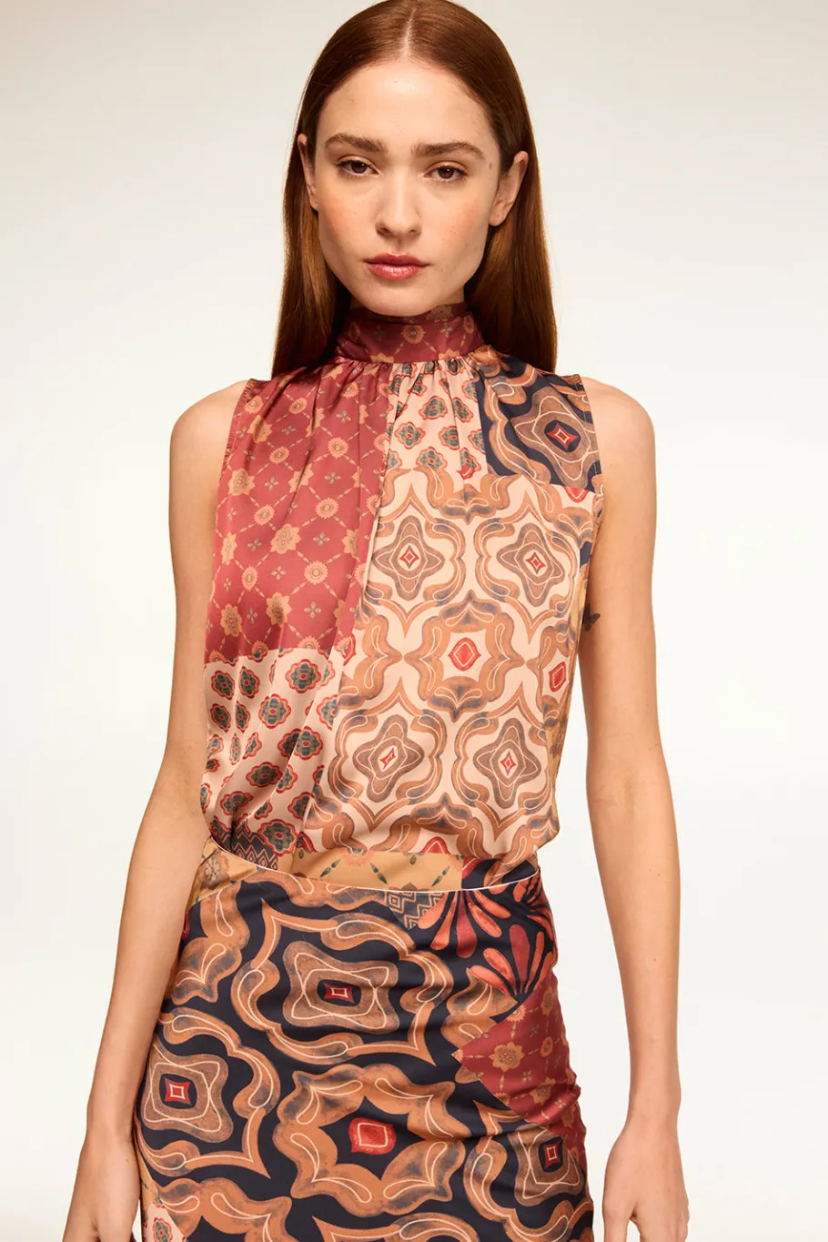 MISA Los Angeles Matching Sets|Tops>LUKA TOP Surrealpatchworksatin